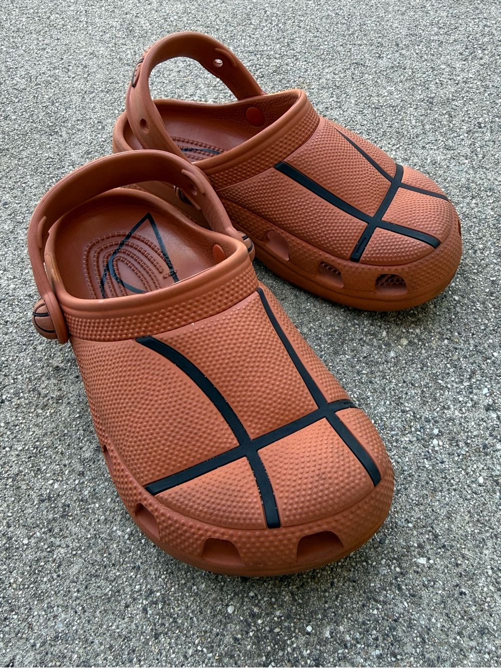 Crocs Classic Kids Sports Basketball Clogs Sandals Size 1 Big Kids Orange Black